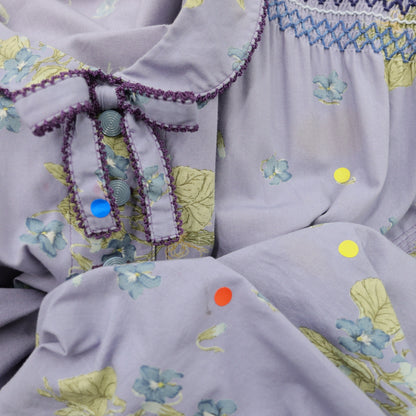 ワンダフルワールド★たくしあげデザイン♪繊細なスモッキング刺繍 半袖 ピコレース 前開きワンピース 紫系 z23320