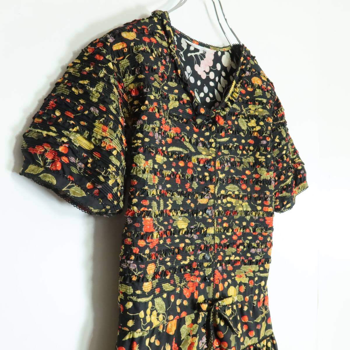 【美品】ワンダフルワールド カネコイサオ★チェリー&ベリーpt♪半袖ワンピース 前開き 黒系 段々フリル♪薄手 z19001