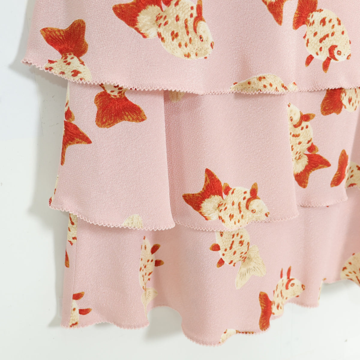 【美品】ワンダフルワールド カネコイサオ★金魚pt上下セット♪ちりめんカットソー&かぶせ段々スカート ピンク系 z22536