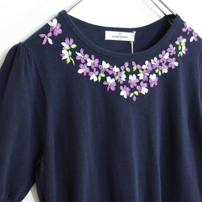 【美品・紙タグ有】ギャラリービスコンティ★お花モチーフ♪半袖ニット 大きいサイズ3 濃紺系 無地 z21202
