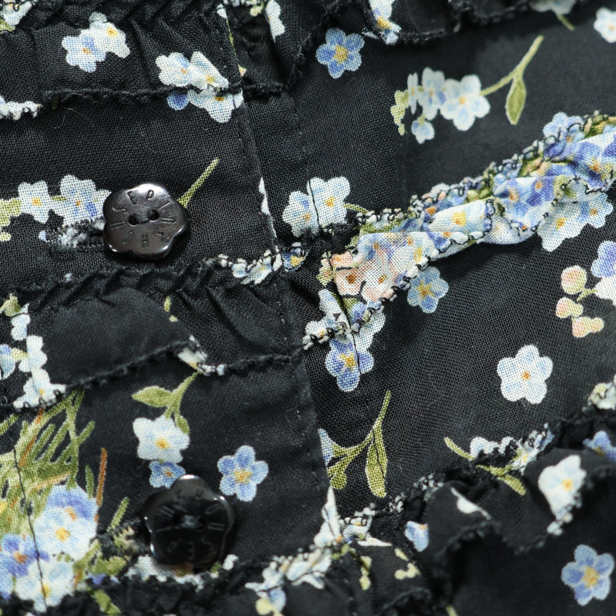 【美品】ピンクハウス★勿忘草pt&かぶせ段々♪ローンワンピース 黒系 前開き リボンも♪z22563