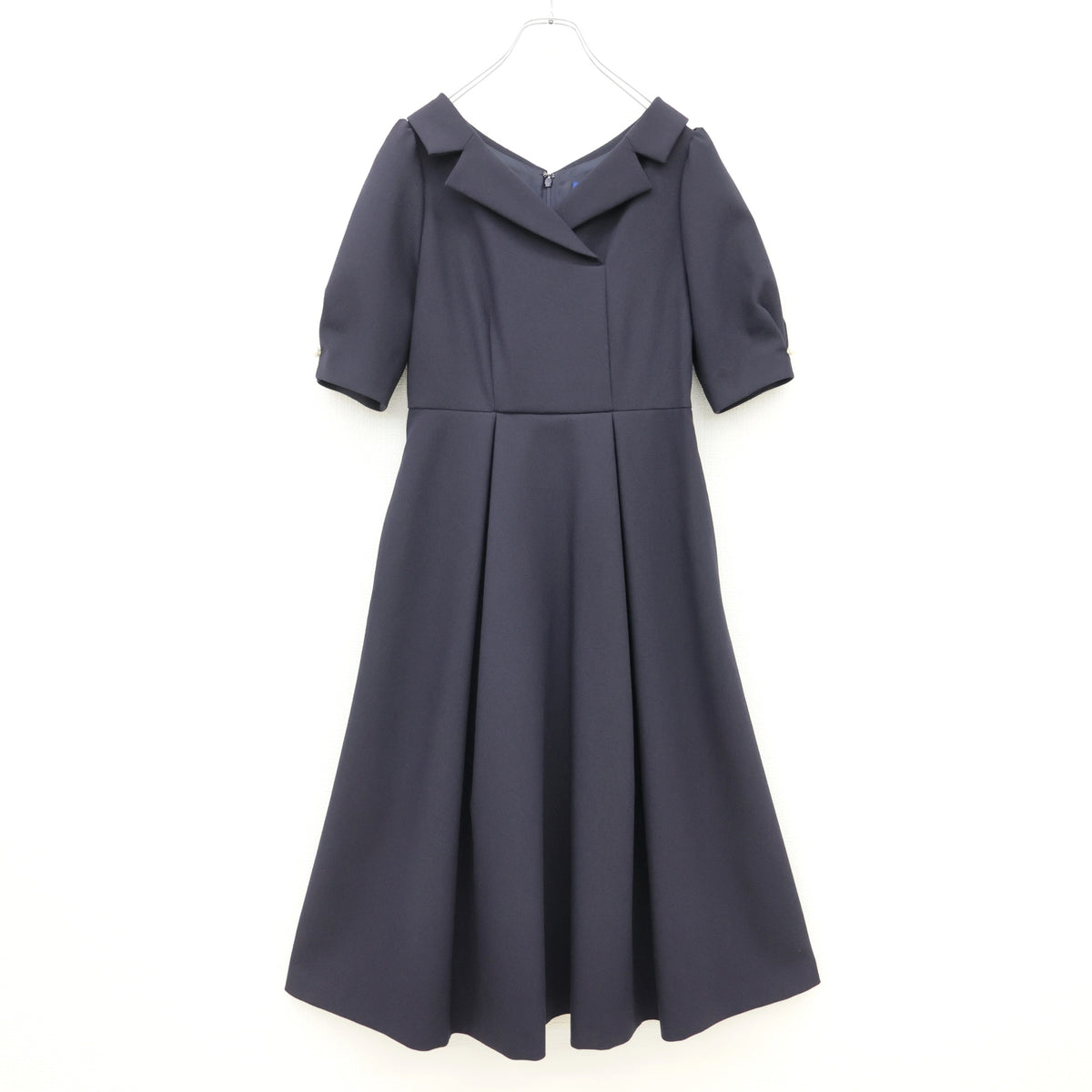 【美品】マーリエ ル カセット★上品ワンピース ふんわりタック入り サイズ7 紺系 パールビーズ♪無地 厚手 z23309