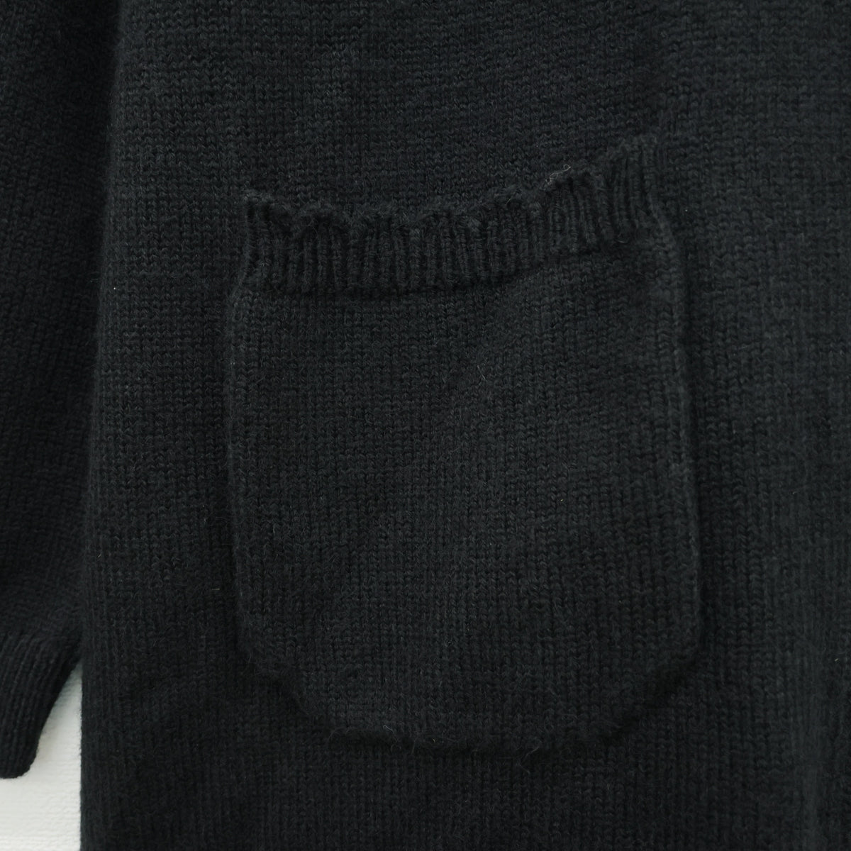 【新品タグ付】ピンクハウス★ロゴ刺繍&ゴールドボタン♪フード付きロングニットカーディガン 黒系 前開き z23520