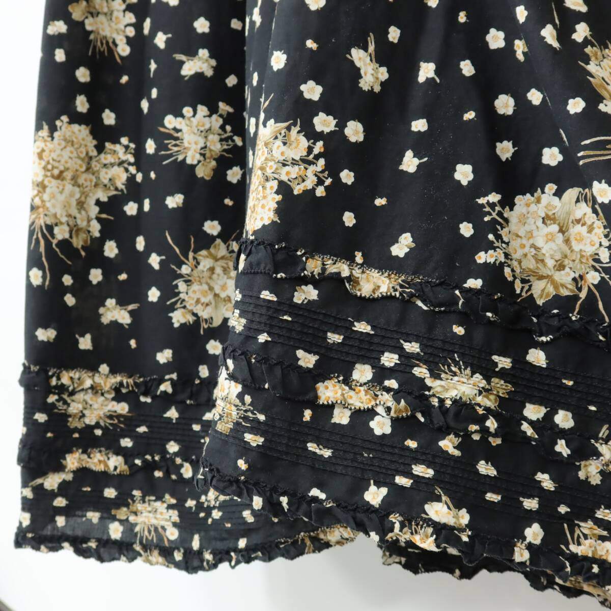 ピンクハウス★たくし上げ♪ブーケpt半袖ワンピース 黒系 リボン&スモッキング刺繡♪薄手 z19737