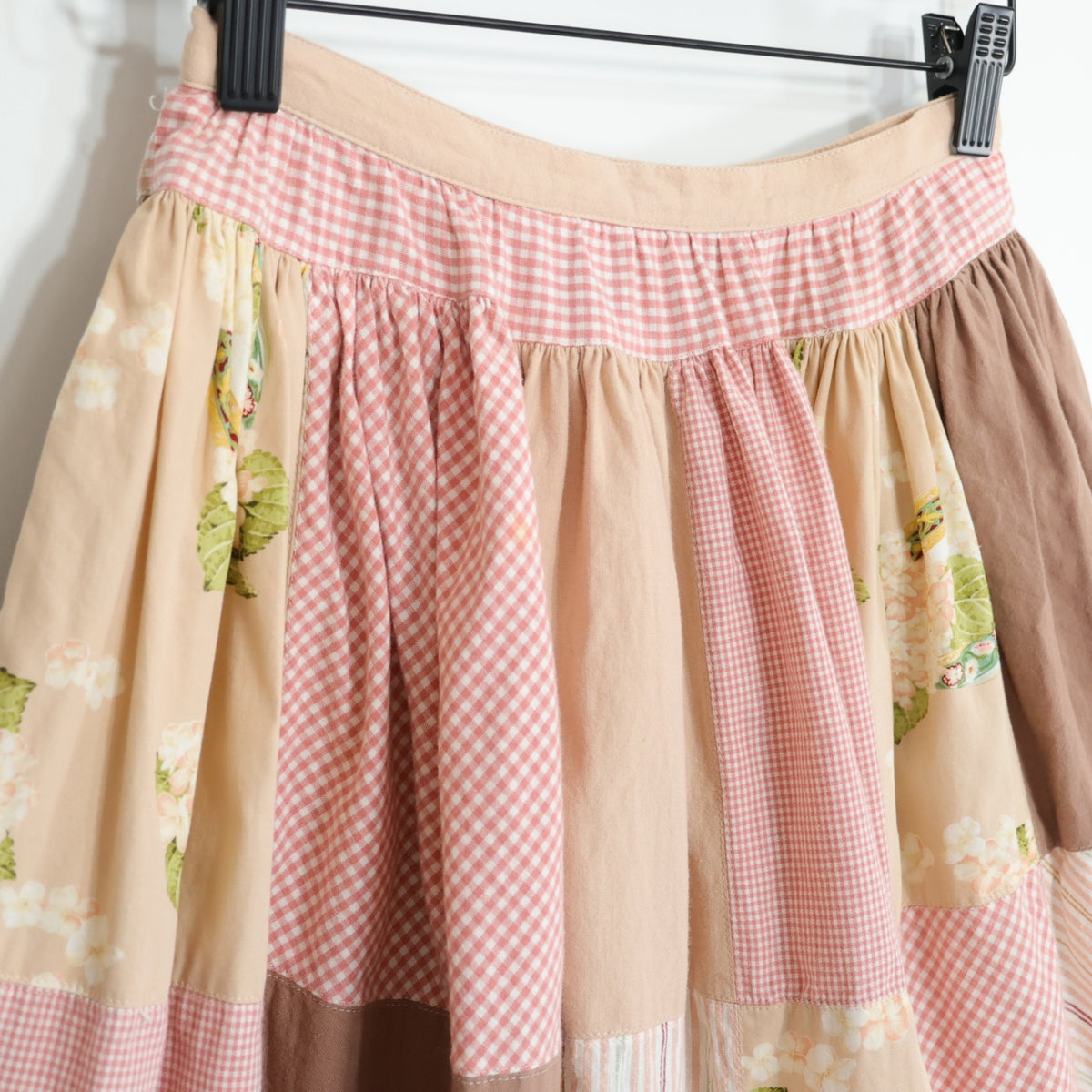 ピンクハウス★紫陽花やチェックのパッチワークが可愛い♪ ボリュームフレアスカート はしごレース ピンク系 z21395