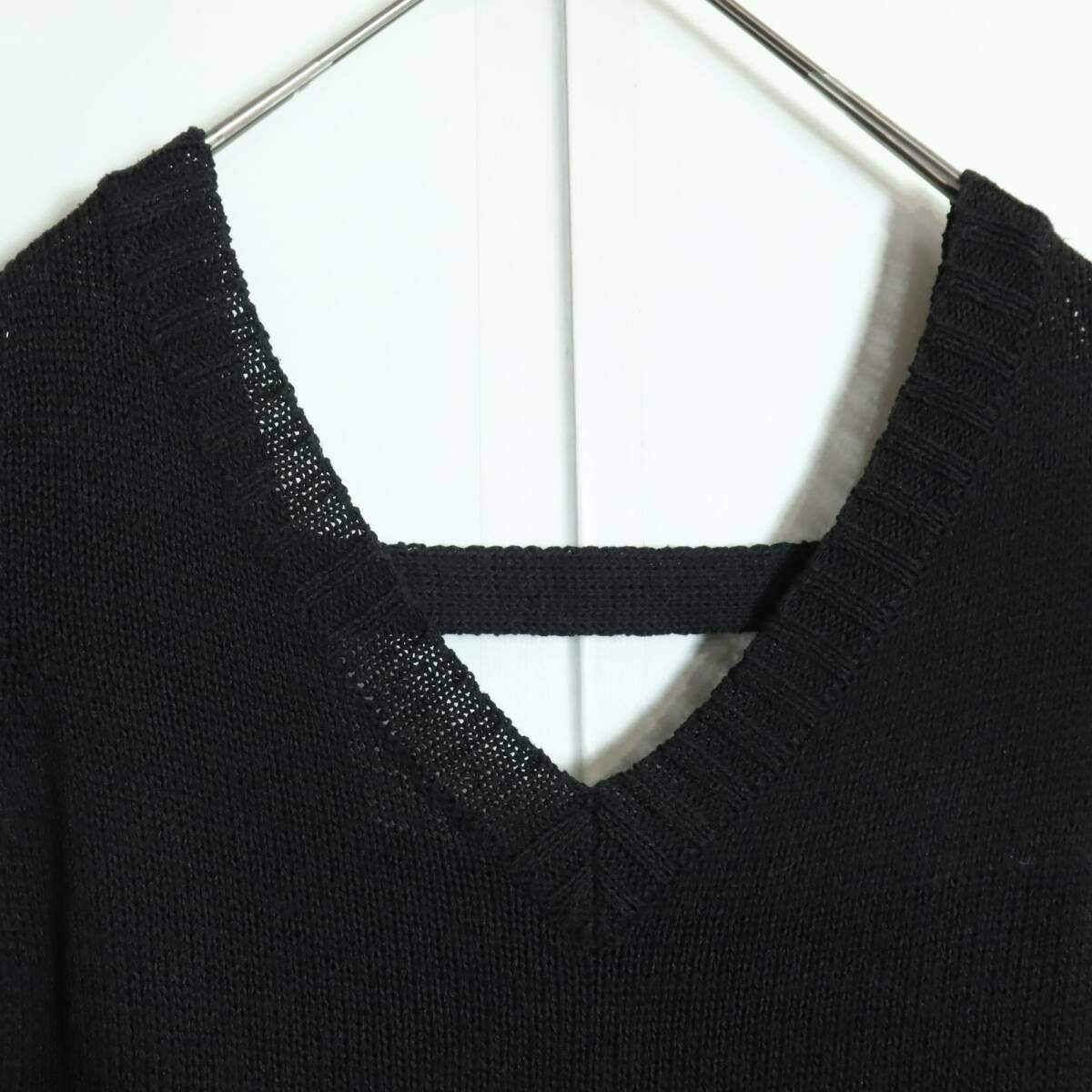 【美品】インゲボルグ★袖フリルが可愛い！ニットベスト 黒系 透かし編み♪無地  ＊z15832