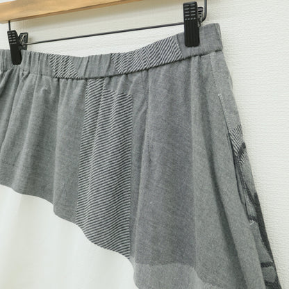 センソユニコ慈雨★スタイリッシュ♪アシンメトリなギャザースカート サイズ40 白×グレー系 バイカラー 薄手 z23170
