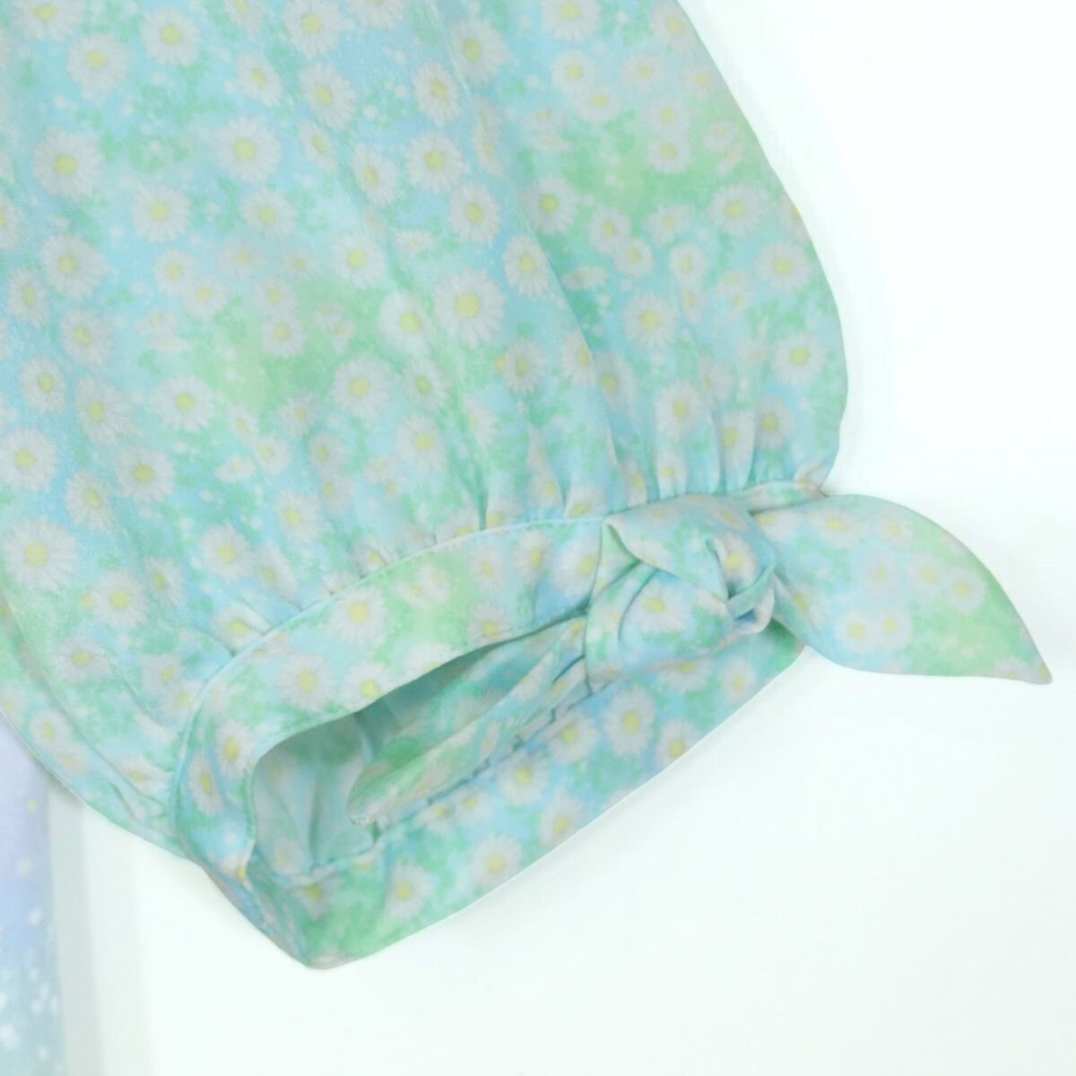 【美品】フランシュリッペ★ロマンティック♪ワンピース サイズM 虹色系 替え襟付き♪花と森プリント♪z15803
