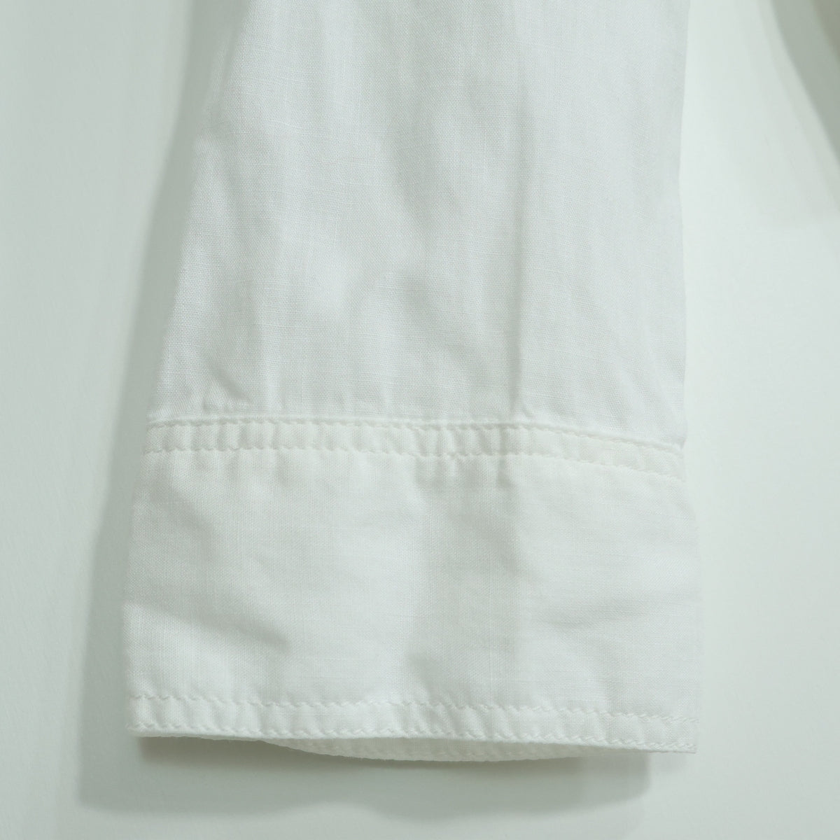 インゲボルグ★涼しげ♪ジャケット風の長袖ブラウス サイズＳ 白系 前開き カメリアボタン♪綿麻 無地 z21795