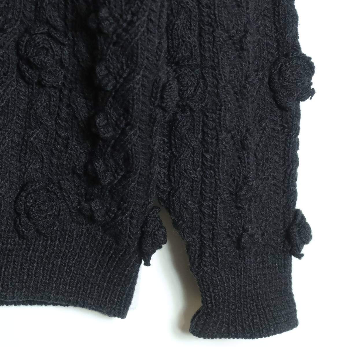 【美品】カネコイサオ★お花モチーフが可愛い♪ニットカーディガン  アラン編み♪ウール100！黒系＊z16958