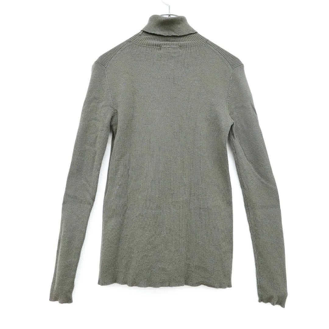 【新品タグ付】23区★シンプルなハイネックデザイン♪ 長袖ニット インナー ウール100% トップス サイズ38 カーキ系 z23425