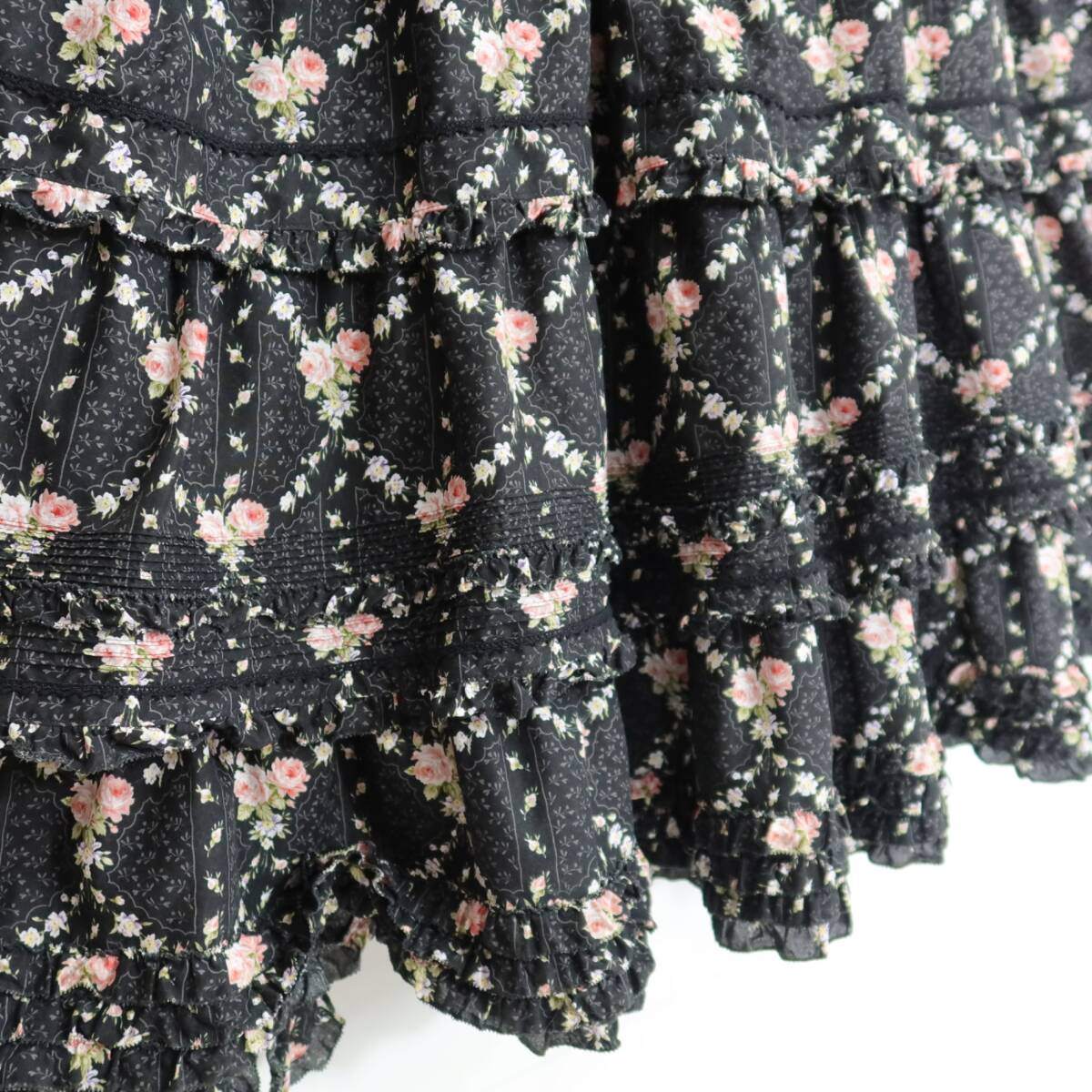 ピンクハウス★薔薇格子pt♪かぶせ段々フリルのローンワンピース 黒系 前開き リボンいっぱい♪z20811