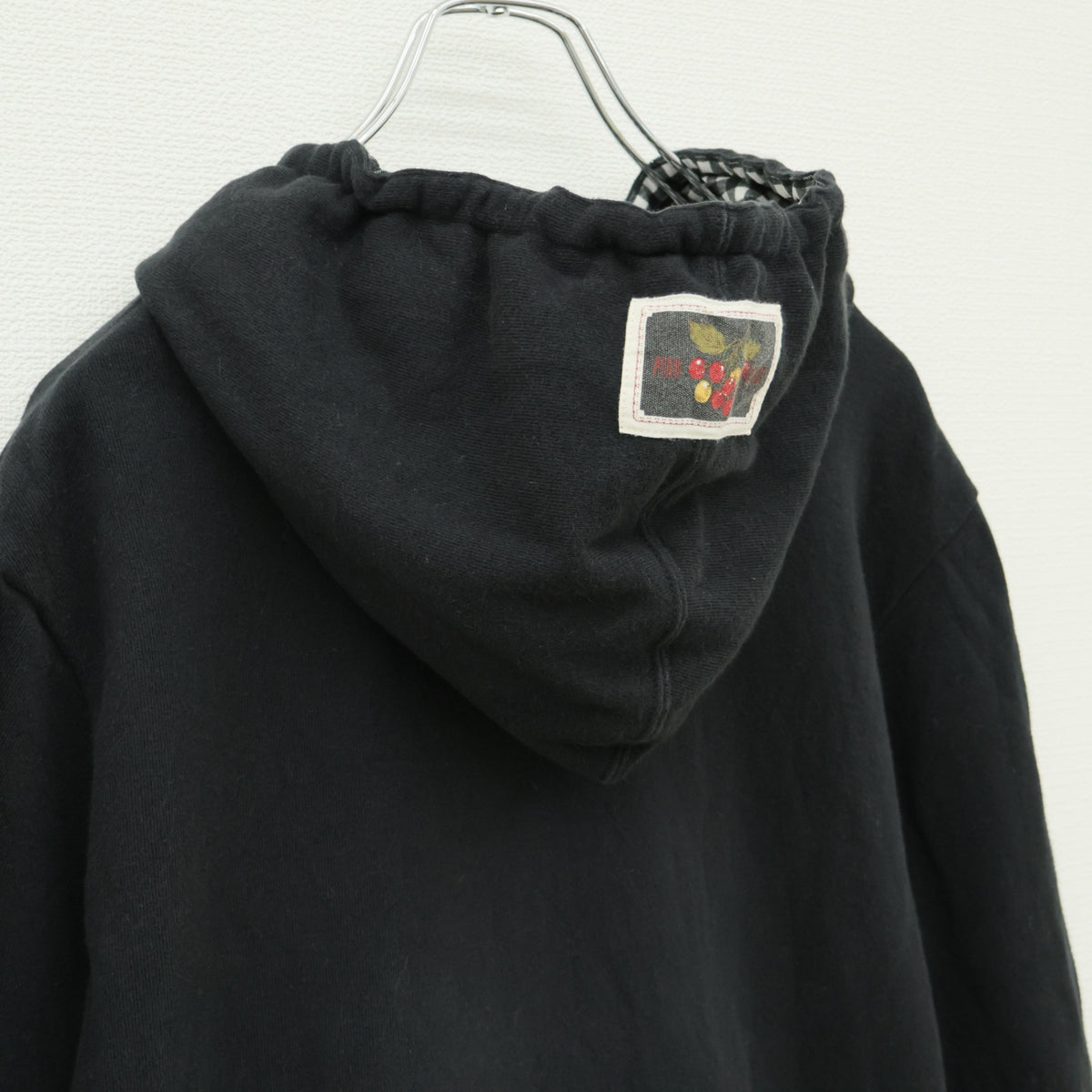 ピンクハウス★パーラー刺繍♪フーディパーカー 黒系 ギンガム使い♪2023年製 無地 z23193