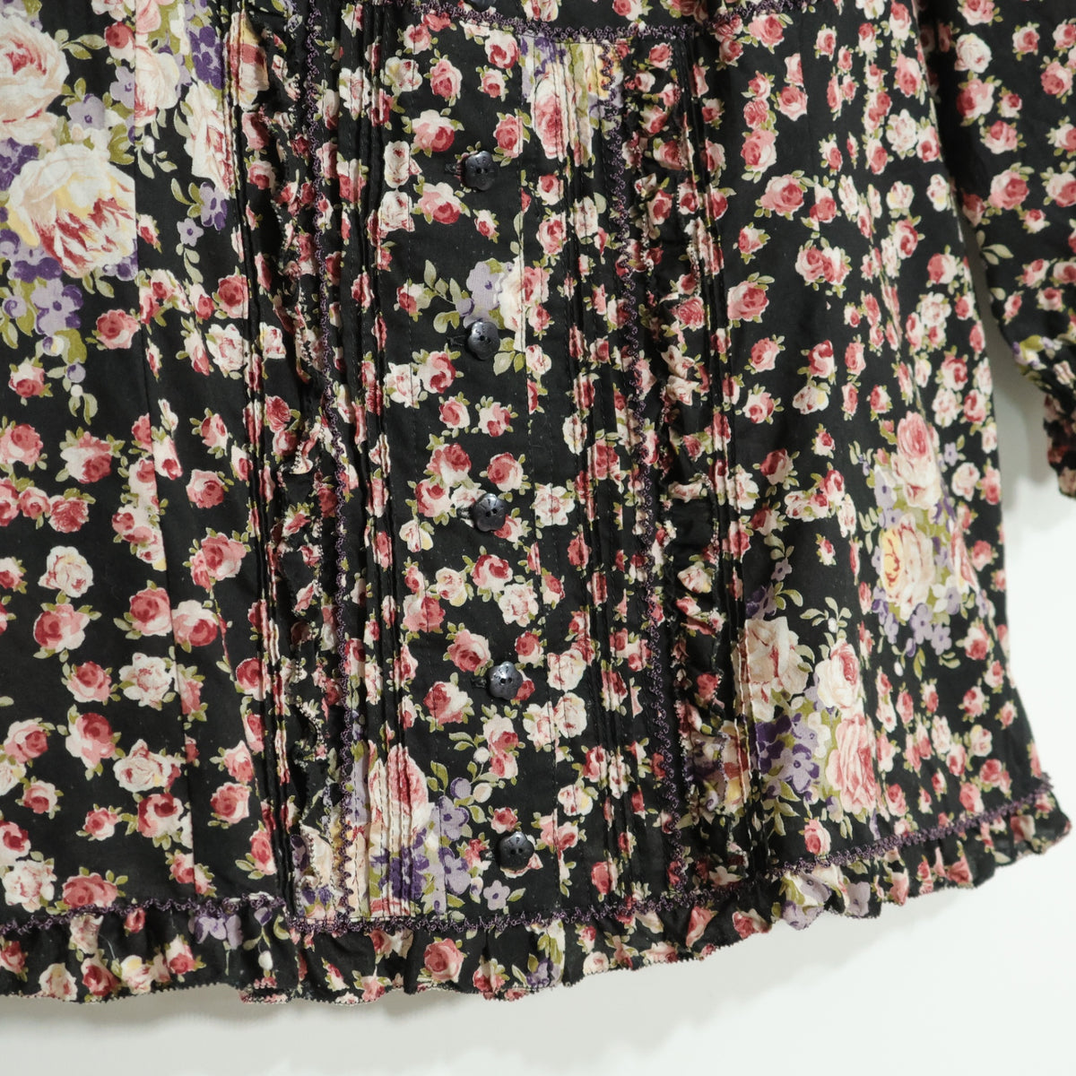 【美品】ピンクハウス★薔薇pt♪ふんわりローンブラウス 五分袖 黒系 フリル♪z22917
