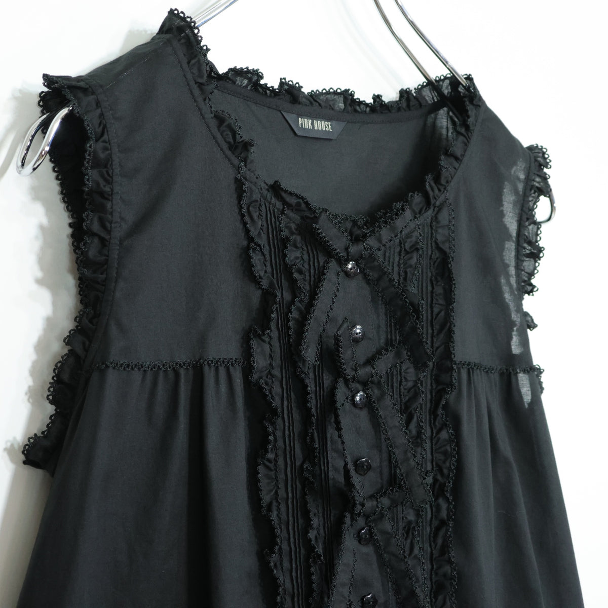 【美品】ピンクハウス★リボンいっぱい♪ノースリーブローンブラウス 黒系 前開き 薄手 無地 z22186