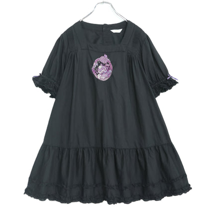 【美品】ピンクハウス★ワンダー・ザ・シー柄♪刺しゅうのミニワンピース 黒系 サテンリボン&フリル♪2024年 z22287