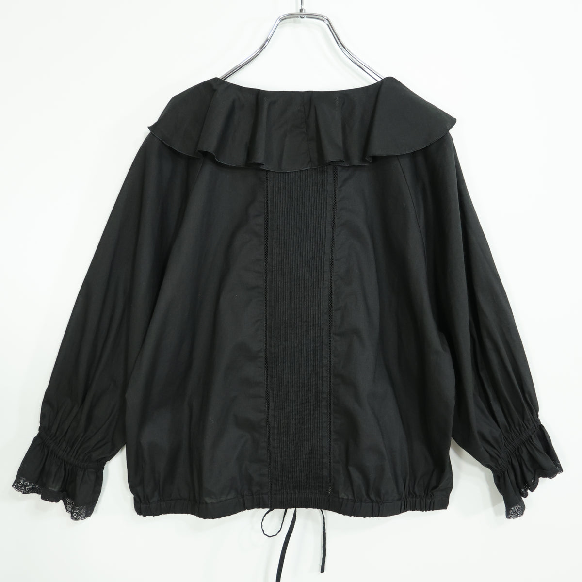 【美品】インゲボルグ★たっぷりフリル♪綿ローンジャケット ジップアップ 黒系 無地 前開き z23118