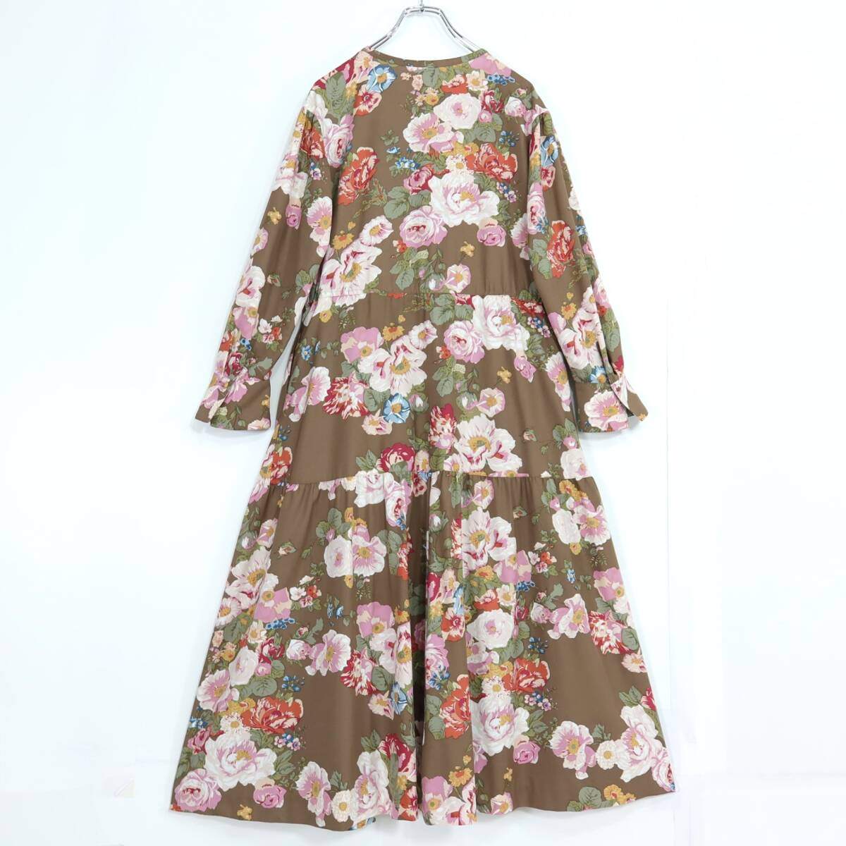 【極美品】インゲボルグ★カラフル♪花柄ワンピース サイズ9号 茶系 ピンタック使い♪2023年製 z20950