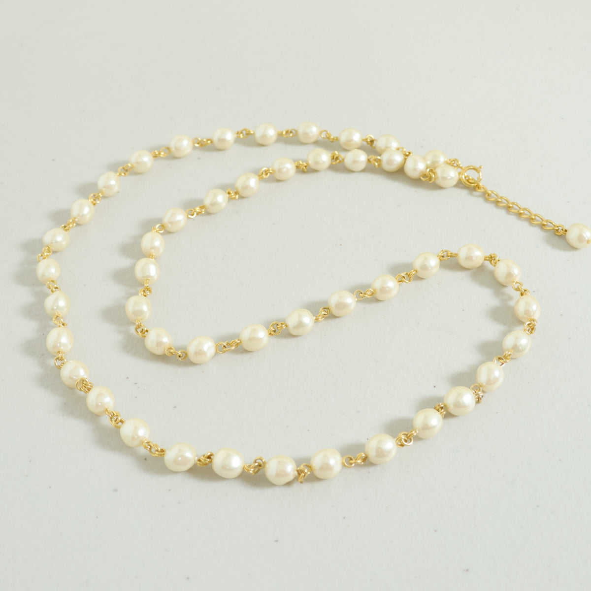 インゲボルグ？クラシカル パール ロングネックレス  ゴールド金具 ホワイト系 so453