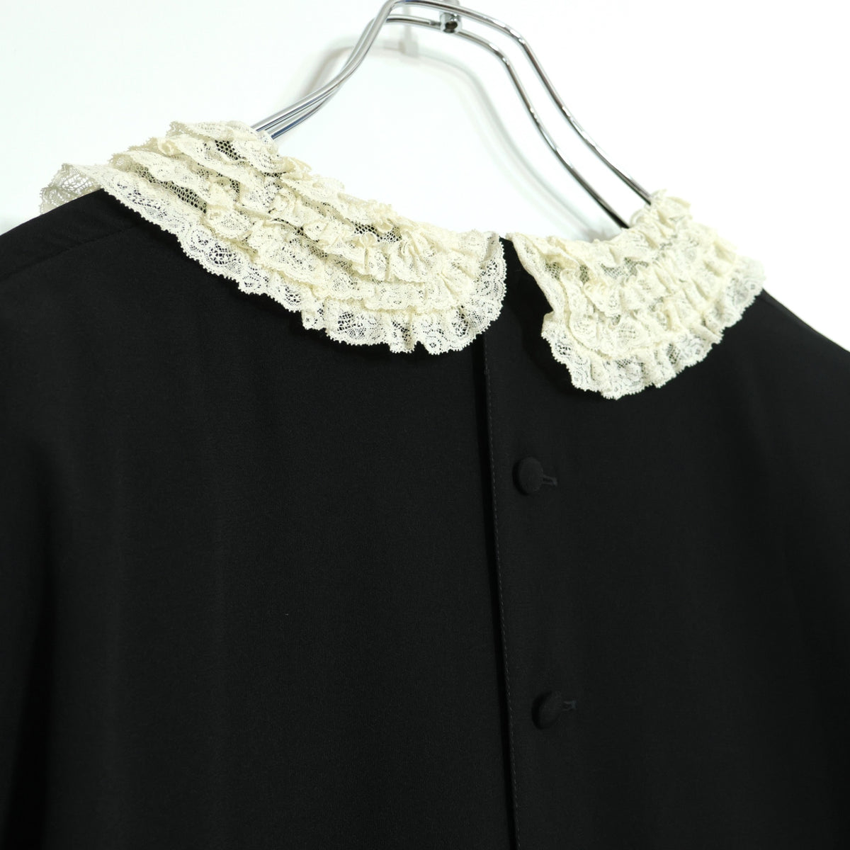 【美品】ピンクハウス★段々レース&リボン♪半袖ワンピース 黒系 ふんわりフォルム♪無地 薄手 z23039