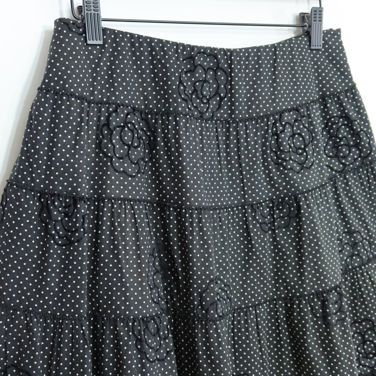 インゲボルグ★カメリア刺繍×ドット柄が可愛い♪ピコレース ティアードスカート サイズ11号 黒系 z20333