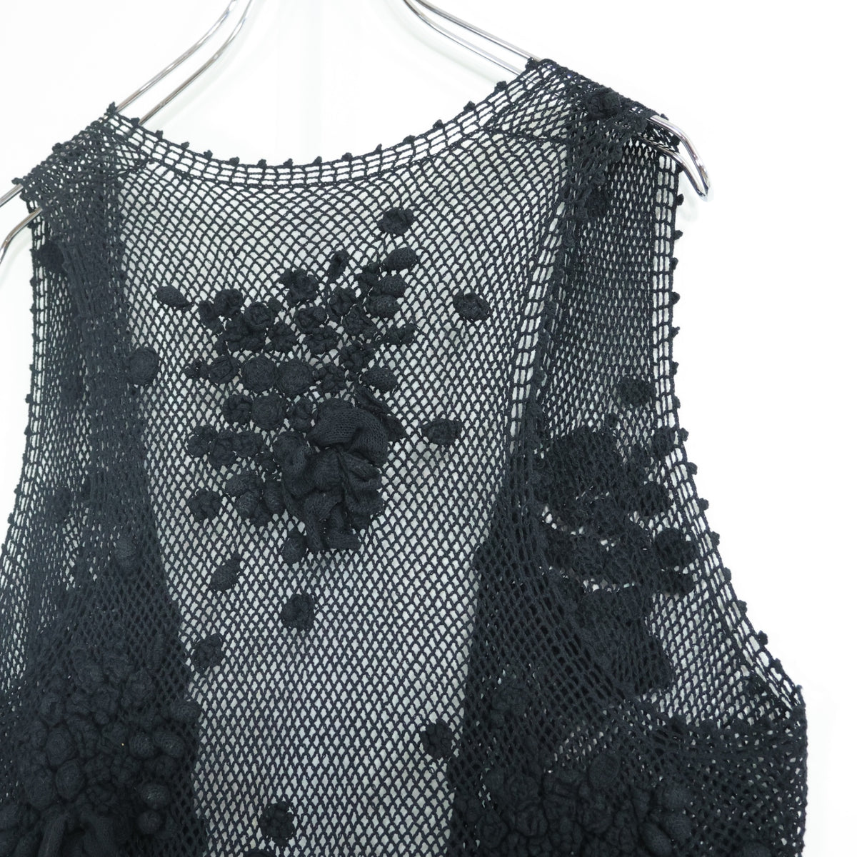 ピンクハウス★お花とリボンモチーフいっぱい♪透かし編みベスト 黒系 無地 薄手 z22414