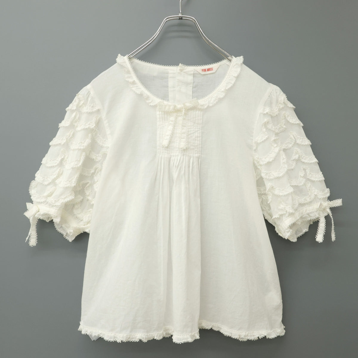 【美品】ピンクハウス★爽やかで上品な五分袖ブラウス♪綿ローン 袖段々フリル ピンタック 白系 z23178