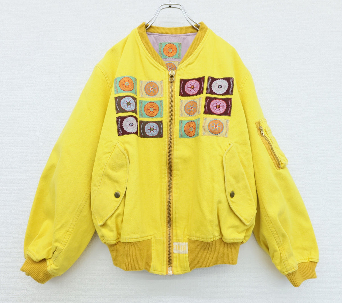 ピンクハウス★華やかなイエローブルゾン♪パッチワークロゴワッペンがいっぱい♪ミリタリー MA-1 z23496