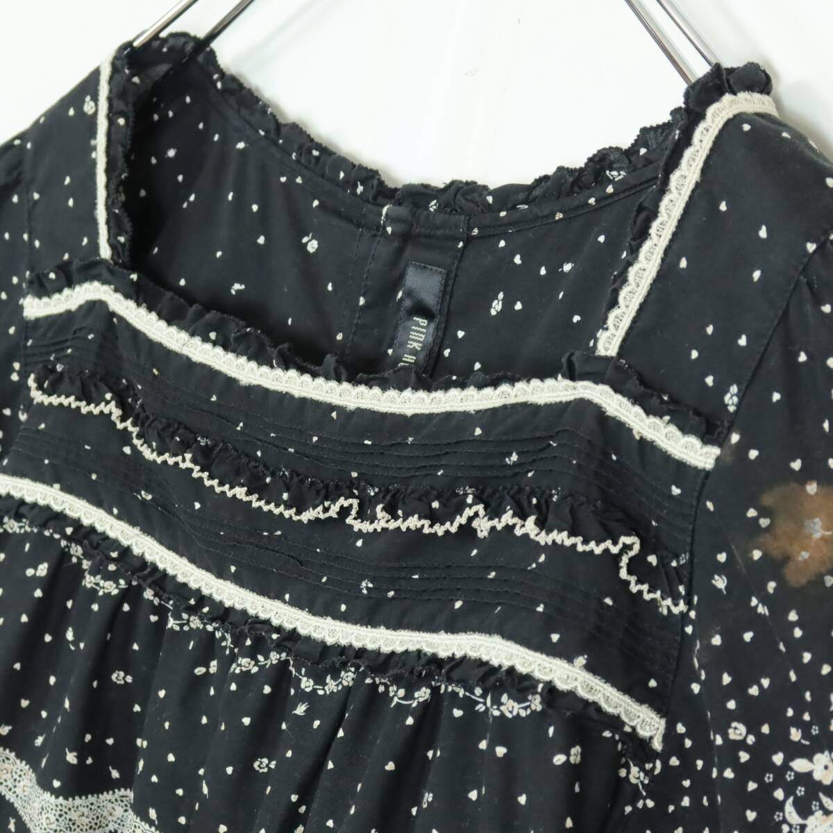 ピンクハウス★ハート型レースプリントが可愛い♪ 花びら舞うパフスリーブブラウス 黒系 z18639