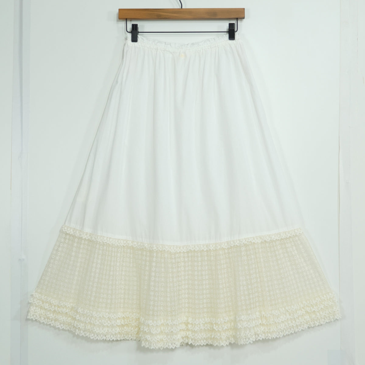 【極美品】ピンクハウス★小花チュール使い♪ローンギャザースカート 白系 裾段々フリル♪薄手 z22703