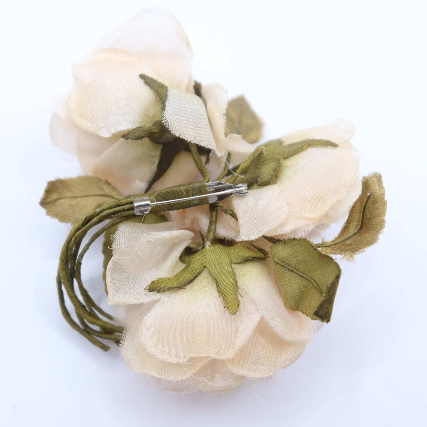 ピンクハウス系？★大人上品！薔薇のコサージュ 生成クリーム色系 ＊ko098