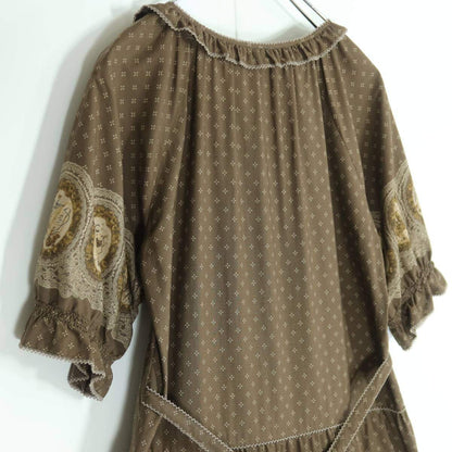 【レア美品】ピンクハウス★アンティーク調♪かぶせ段々ワンピース 茶系 王冠&黒猫&バイオリンpt♪薄手 z19739
