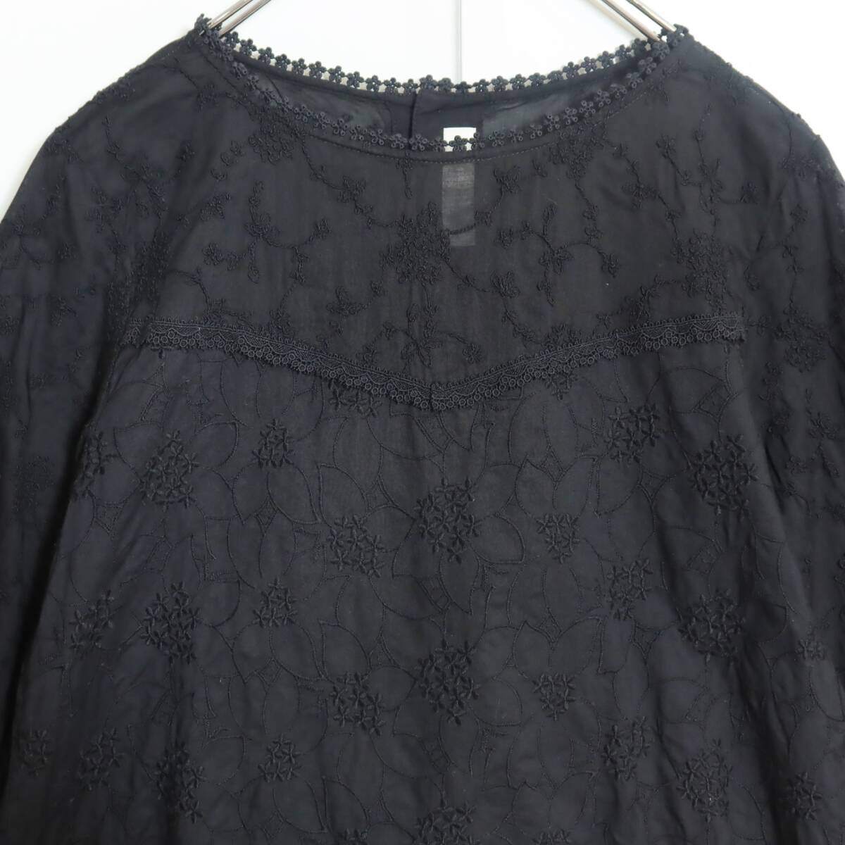 【美品】ピンクハウス★繊細花刺しゅう＆レース♪七分袖カットソー 黒系 美しいレース使い 異素材ミックス z14521