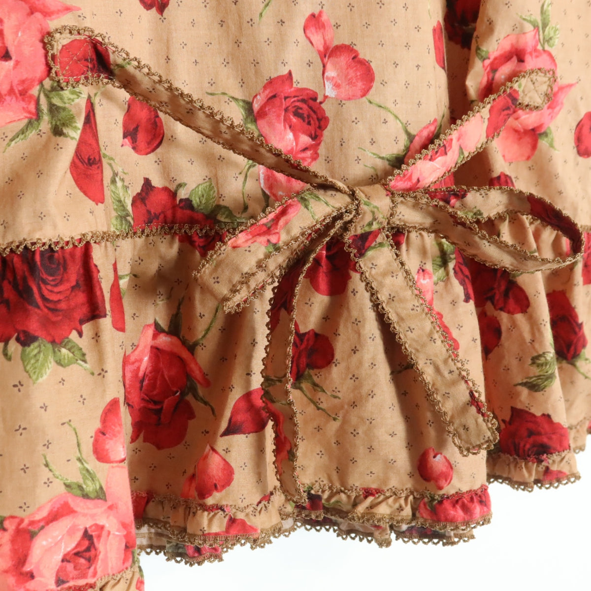 【美品】ピンクハウス★かぶせ段々フリルのローンブラウス 薔薇pt♪モカ系 前開き リボンも♪z18328