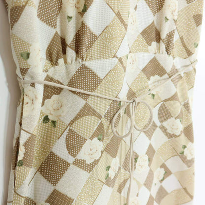 【美品】インゲボルグ★上品！カメリア&チェックpt♪半袖ワンピース サイズM ベージュ系 ブローチ付♪残布有 ＊ z20046