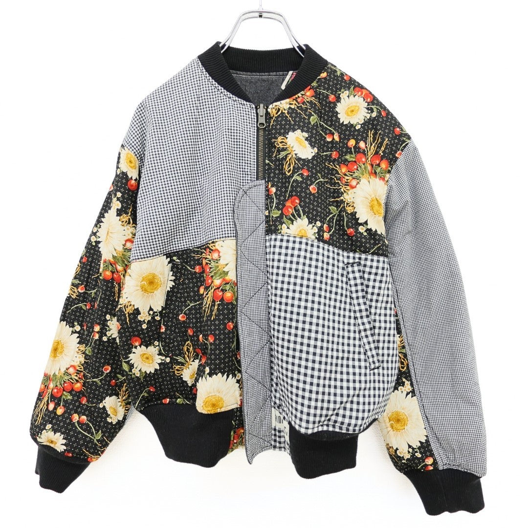 ピンクハウス★お花がいっぱい♪リバーシブルジャンパー 刺しゅう さくらんぼ 中綿入り ふわふわアウター デニム 黒系 前開き z23372
