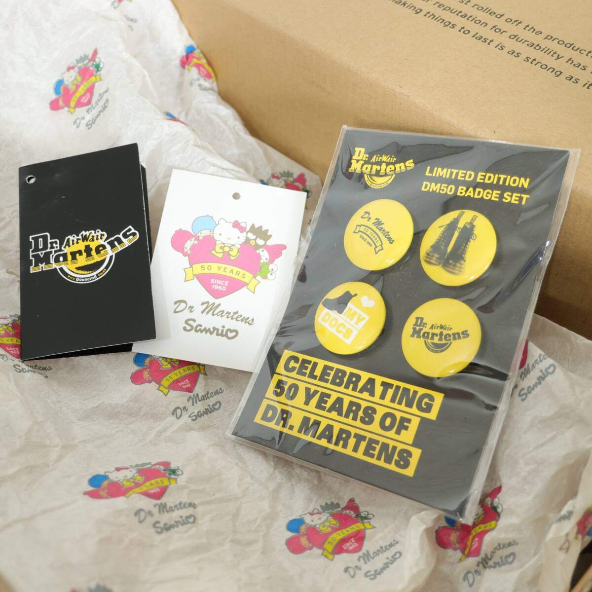 【希少】Dr.Martens×Hello Kitty★限定コラボシューズ トート・缶バッジ付 UK6(25cm前後) 白系＊sh166