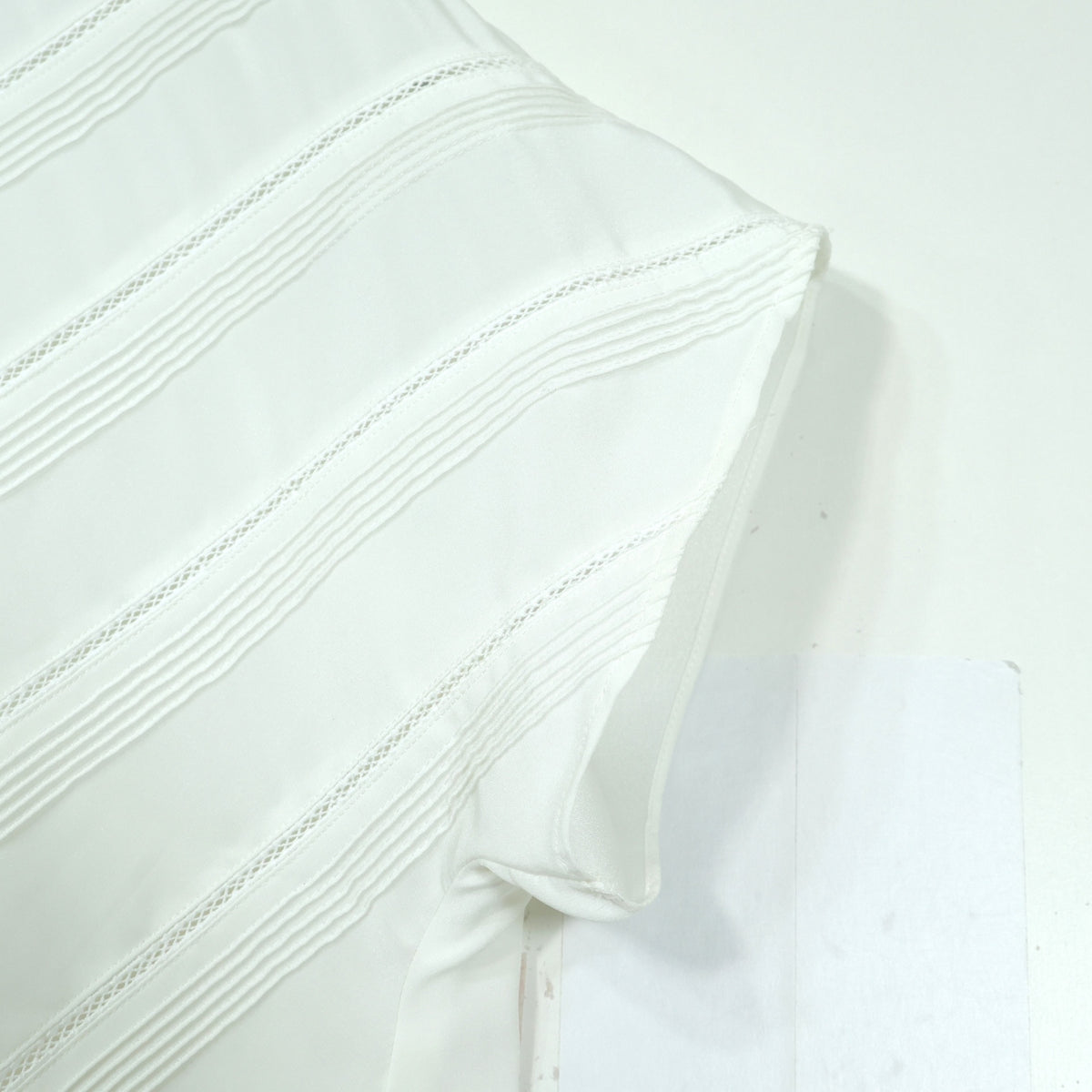インゲボルグ★はしごレース♪ブラウス ドルマン袖 パールホワイト系 前開き パールボタン 薄手 z22337