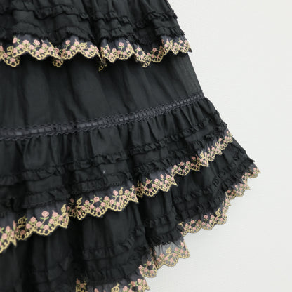 【極美品】ピンクハウス★ドイリーレース♪かぶせ段々のローンギャザースカート 黒系 前開き はしごレース&リボン♪薄手 z23542