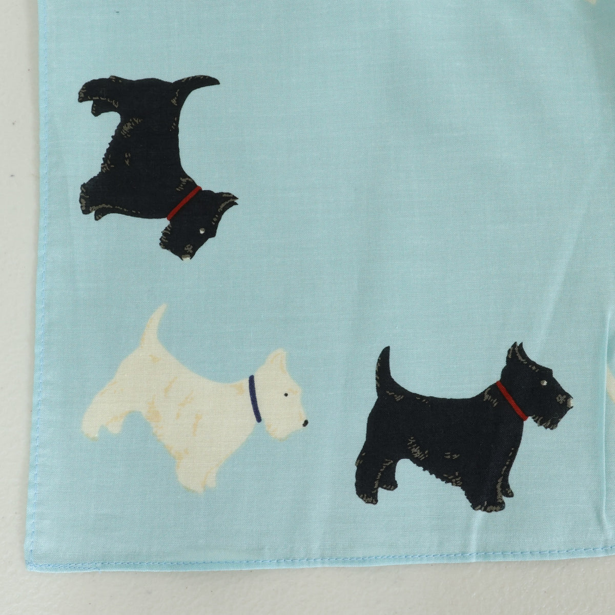 ピンクハウス★ スコティッシュテリア 犬柄 爽やかな大判ハンカチ 42×42サイズ 水色系*so437