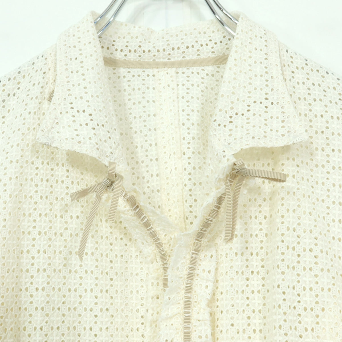 【美品】インゲボルグ★かぎ編みレースが可愛い♪リボン付き 透け感のあるジャケット♪サイズM 白系 z20371