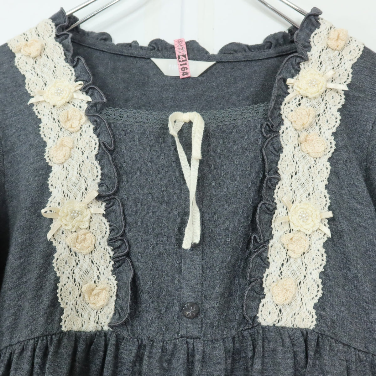 【美品！】ピンクハウス★お花モチーフ♪カットソー ピコレース パフ袖 ギャザー サテンリボン ビーズ グレー系 z19906