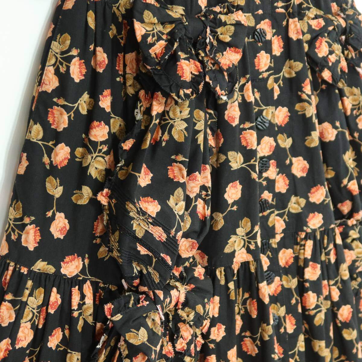 【レア美品】インゲボルグ★華やか薔薇pt♪七分袖ワンピース 黒系 前開き はしごレース&リボン♪薄手 z20078