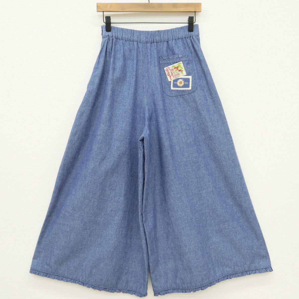 ピンクハウス★フリル使いワイドパンツ サイズM ブルー系 ひなぎくワッペン&ボタン飾り♪無地 z23194