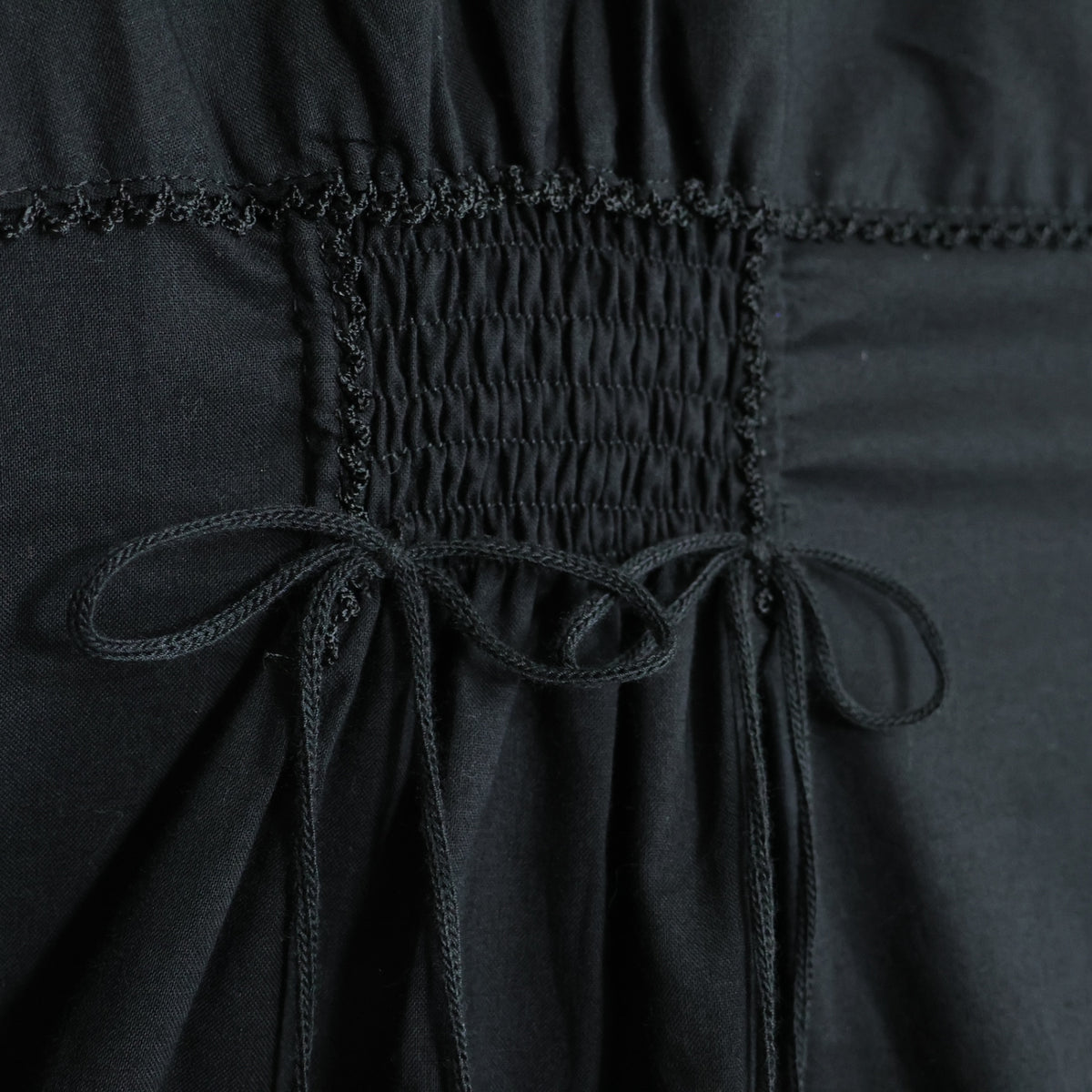 【美品】インゲボルグ★シャーリング♪ふんわりローンワンピース ミニ丈 サイズM 黒系 ピコレース♪無地 薄手 z22041