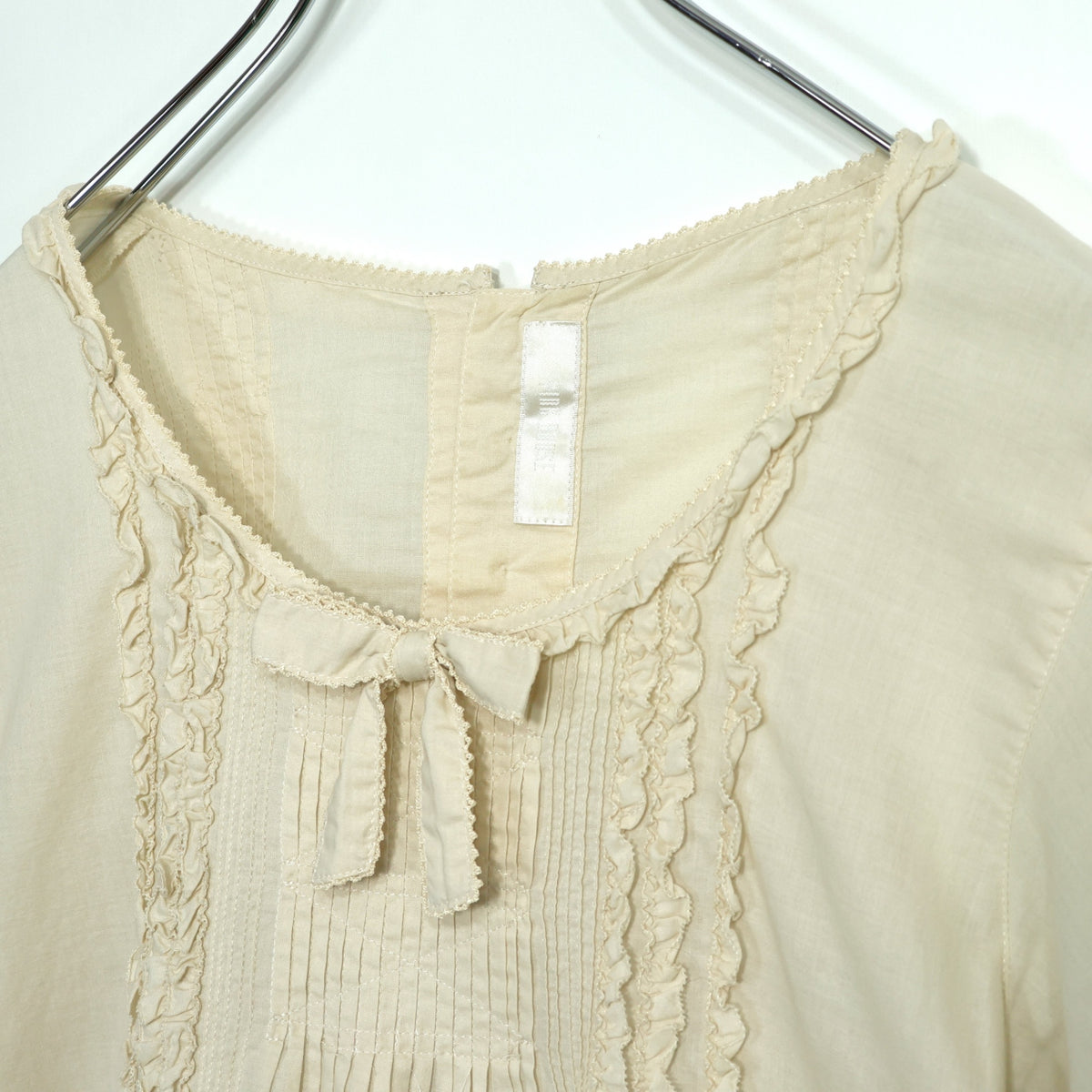 【美品！】ピンクハウス★リボン刺しゅう♪半袖ブラウス 綿ローン ピコレース ピコフリル ピンタック 後開き パフ袖 クリーム系 z22252