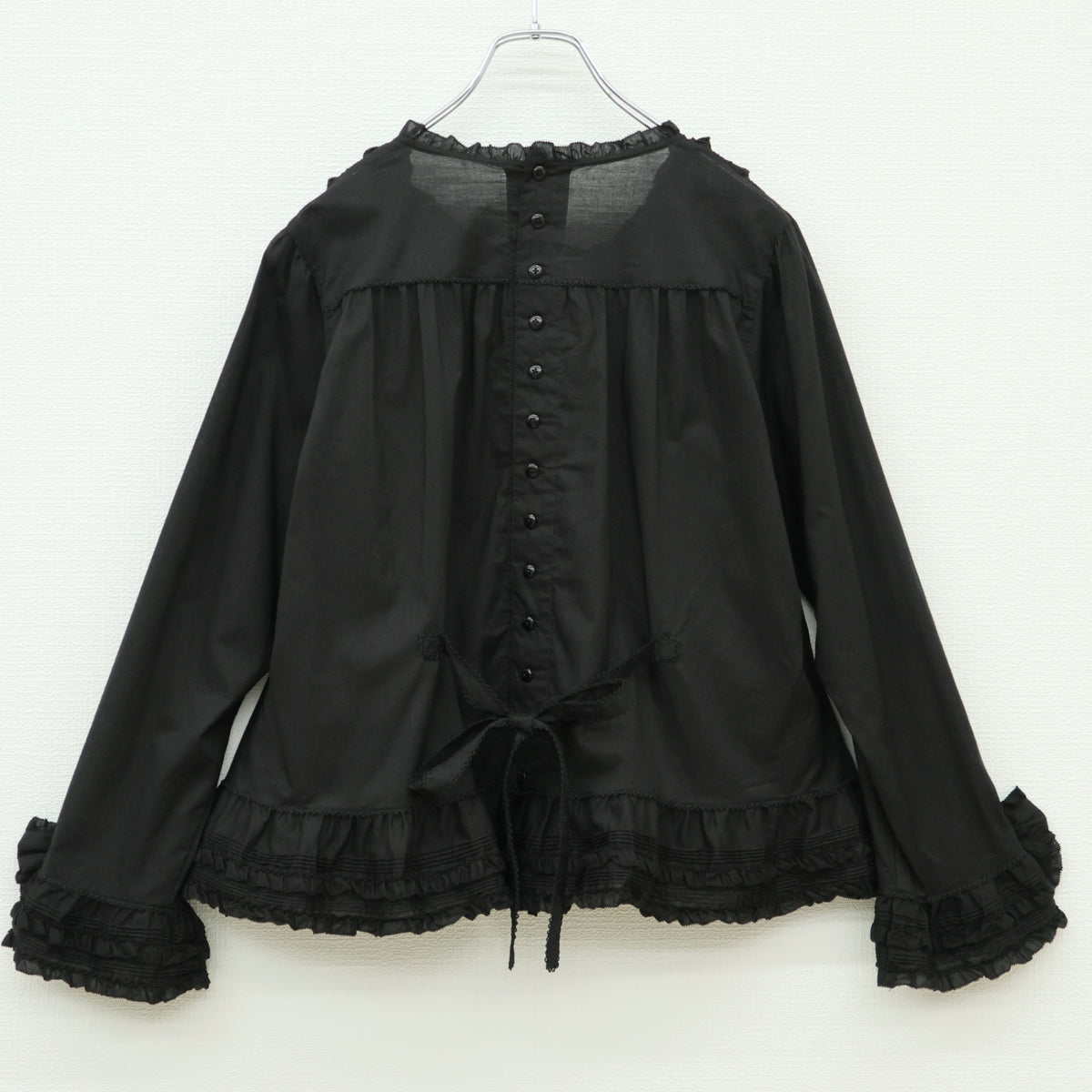 【極美品】ピンクハウス★たっぷりフリル&リボン使い♪長袖ローンブラウス 黒系 無地 薄手 z23293