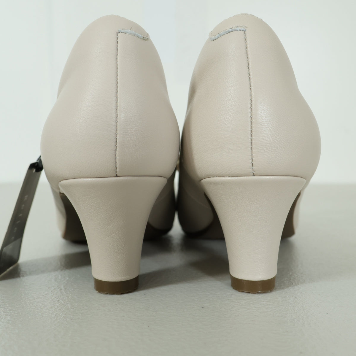 【新品タグ付！】リフレクト KOBE★本革パンプス ベージュ系 ゆったり3E 23.0cm sh184
