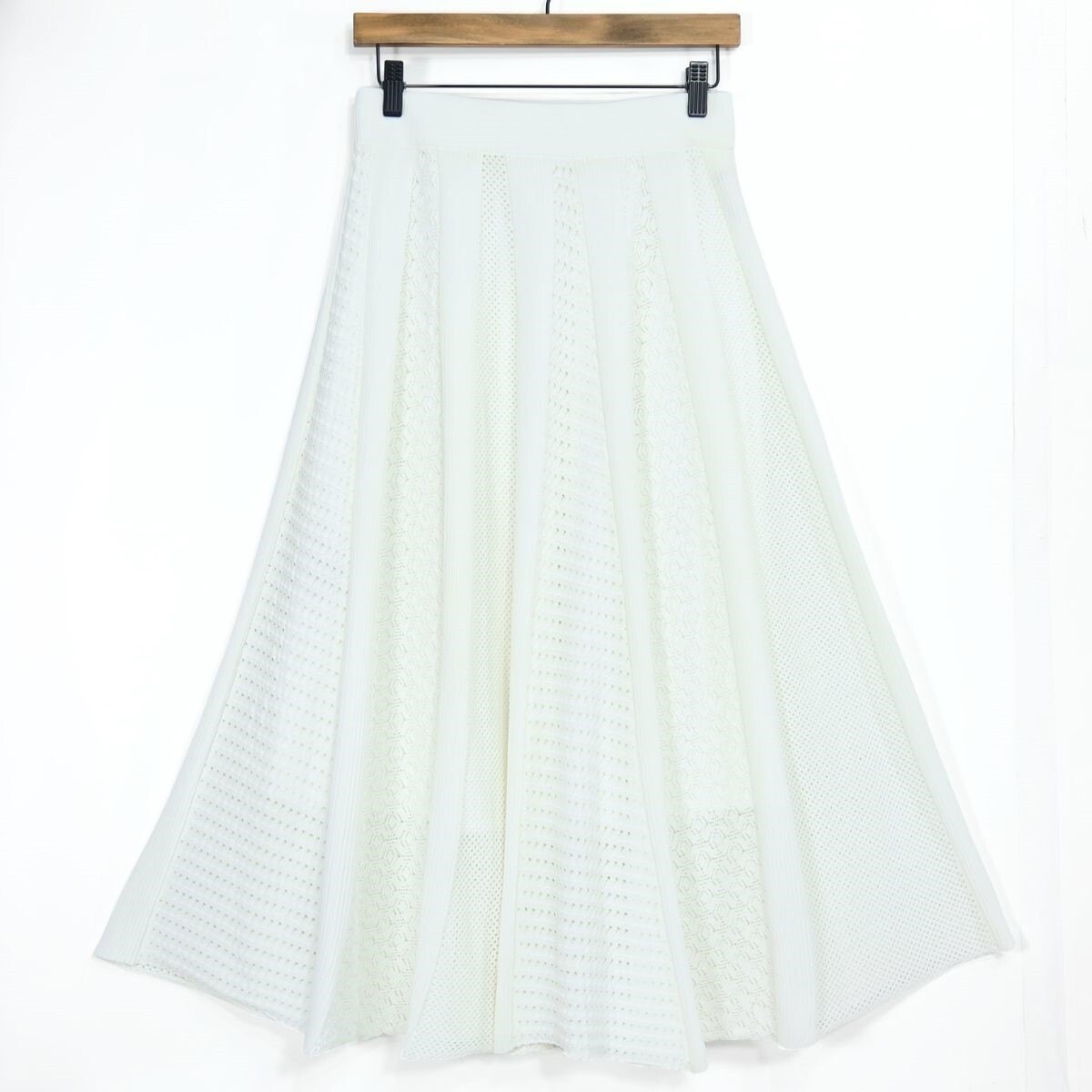【美品】インゲボルグ★透かし編み♪レースのフレアスカート 白系 ペチコート付き♪z19587