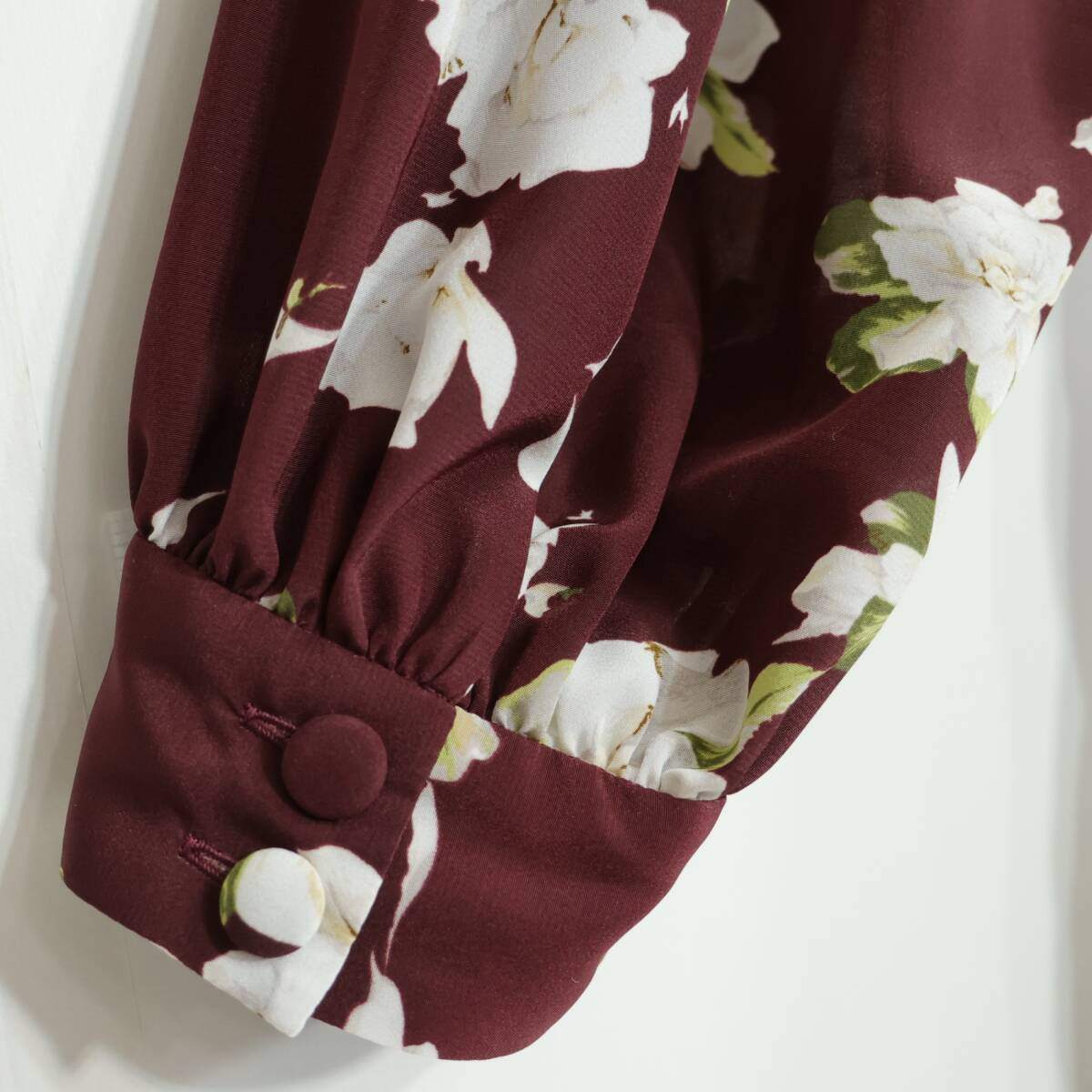 【美品】インゲボルグ★花柄pt♪ふんわり長袖ワンピース 赤茶系 大きなリボンも♪薄手 z21477